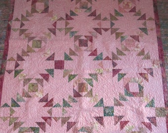 Triangle Quilt by ERA Boutique