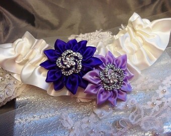 Orchid Wedding Garter, Bridal Garter in Regency Purple and Lavender, Daisies on Ivory Satin Wedding Garter