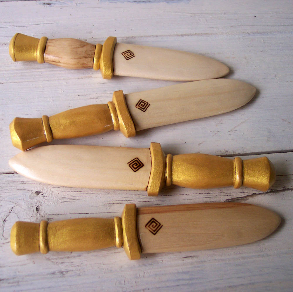 peter pan pocket knife toy