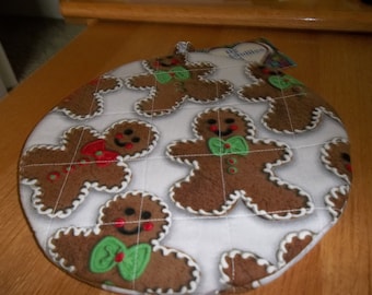 Gingerbread Men Christmas Round Hot Pad or Pot Holder Cotton Fabric 9 Inches on Off White Background