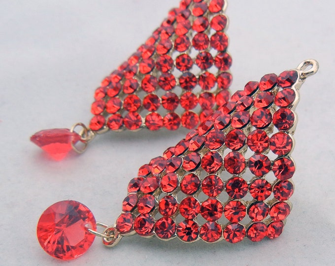 Pair of Red Rhinestone Turned Drops Gold-tone