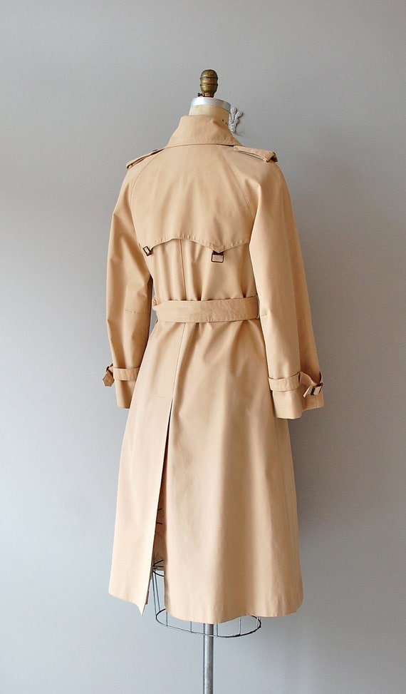 trench coat / Etienne Aigner trench / classic belted trench