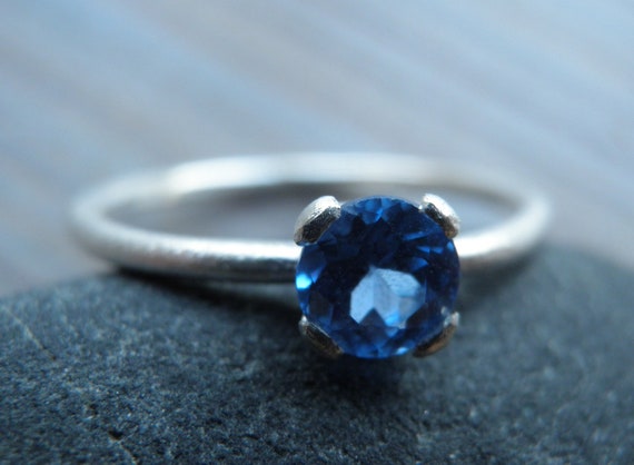 Engagement Ring 5mm Classic Blue Cubic Zirconia by Limorafaeli