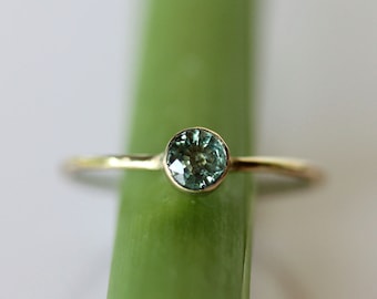 Green Sapphire 14K Gold Ring, Gemstone RIng, Stacking RIng - Made To Order