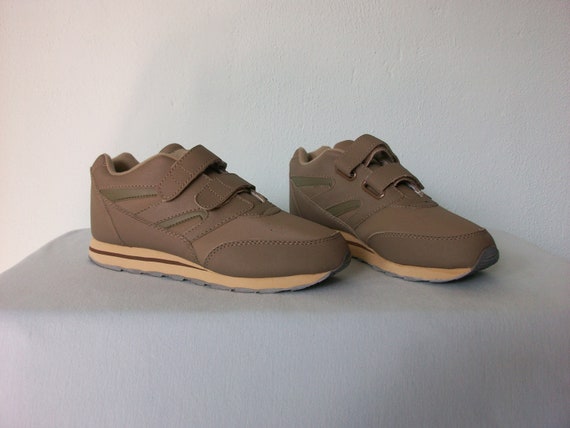 Vintage Velcro Sneakers // 80's Taupe Sporty by sparvintheieletree