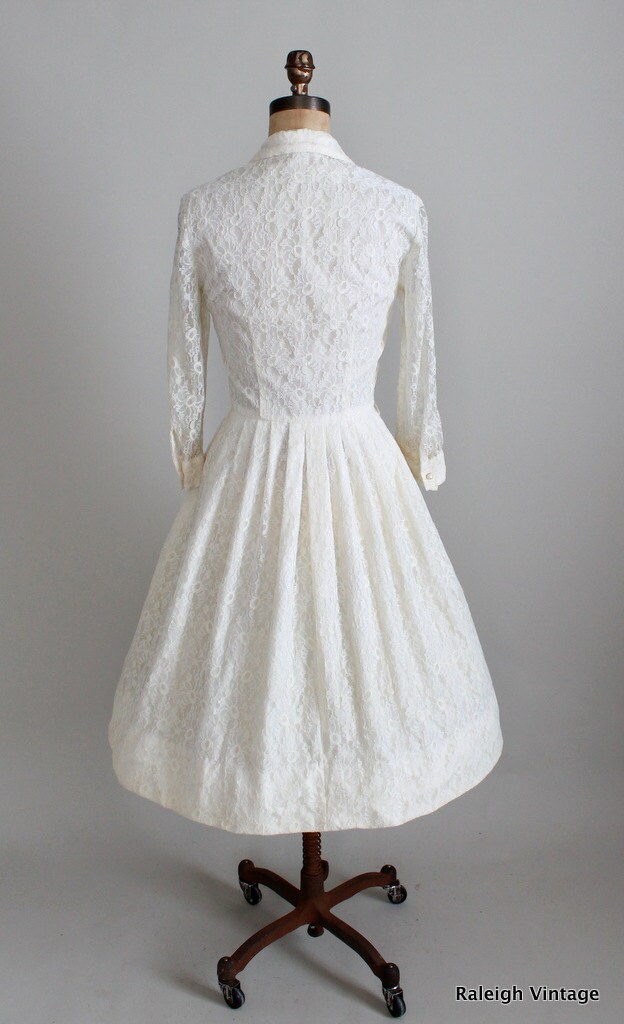 Vintage 1960s Wedding Dress : 50s 60s Cream Lace by RaleighVintage