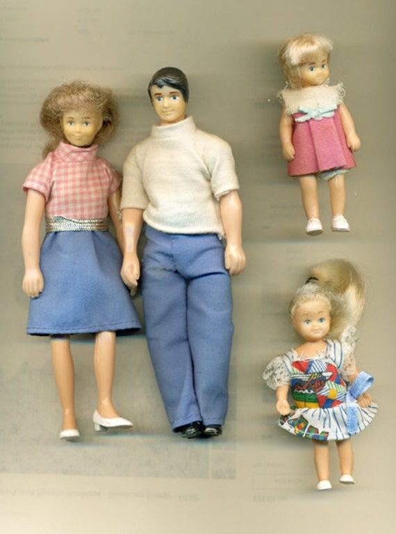 vintage dollhouse family