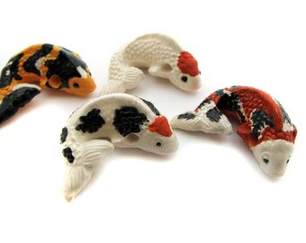 10 Large Koi Beads - Spotted mix - LG447