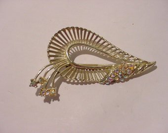 Vintage Aurora Borealis Rhinestone.Brooch 12 - 409