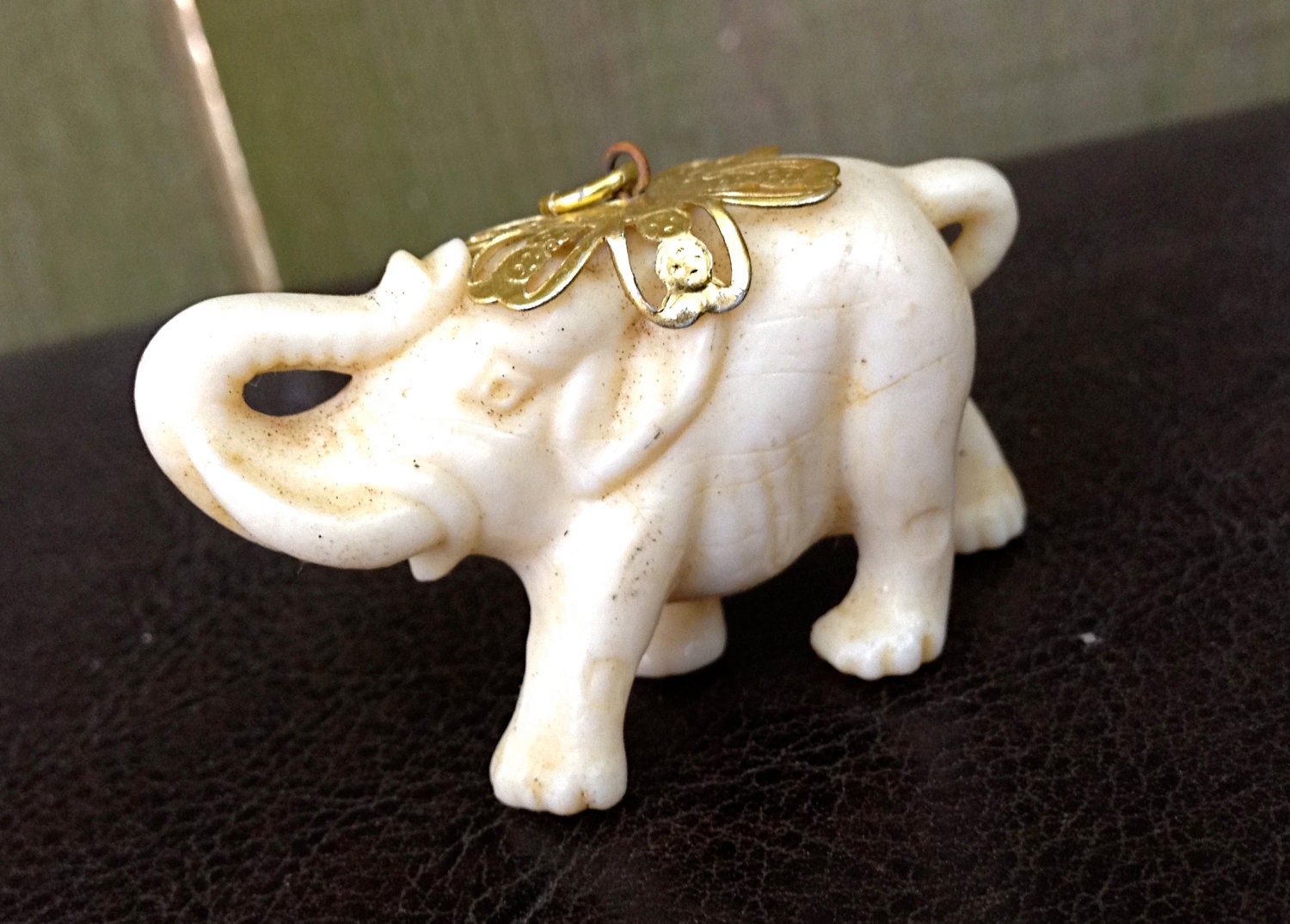 vintage ivory elephant pendant pre ban genuine ivory by mkmack