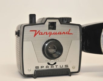 VINTAGE CAMERA, Black Spartus VANGUARD with Flash