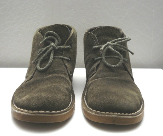 Vintage 90s khaki green suede chukka boots size by ViettoVintage