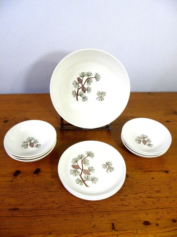 Vintage Pine Cone Dishes by mockingbirdroad on Etsy