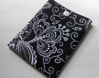 Kindle cover/Kindle sleeve/Nook sleeve/e-reader cover - Black and White Floral