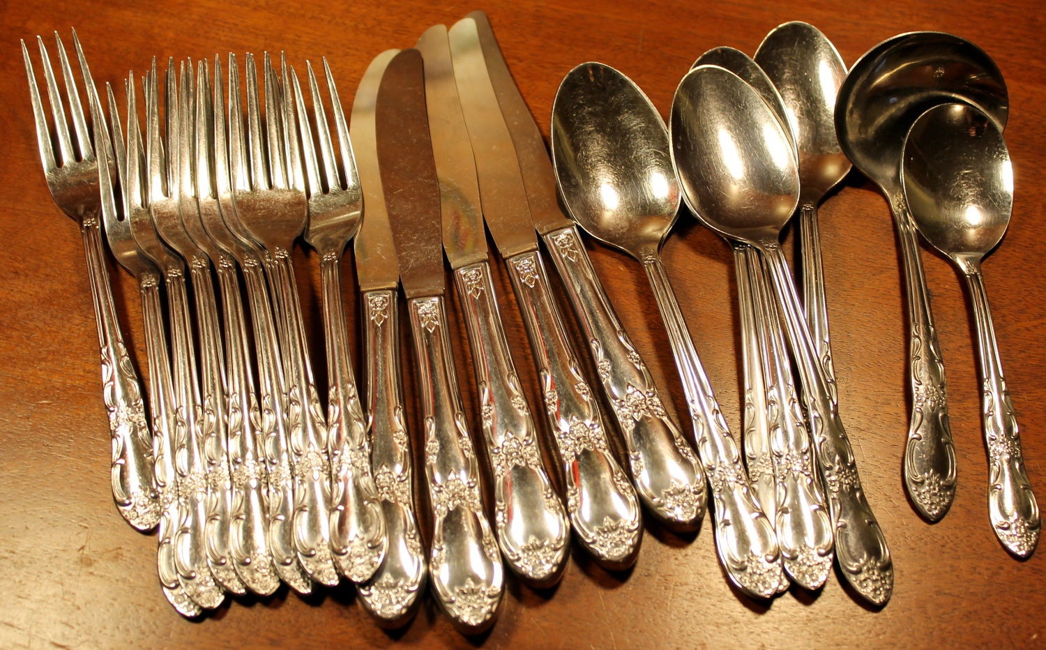 Vintage Flatware from Oneida in Thor OHS103 pattern