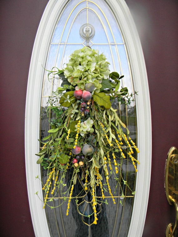 Teardrop Vertical Spring Summer Door Swag Wreath