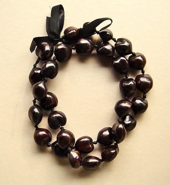 Vintage Hawaiian Kukui Nut Lei Necklace