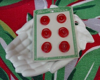 Fab Vintage 1930's Bright Red Buttons on Original Card
