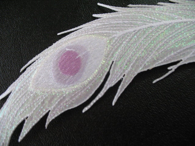 Albino rhoa feather poe что это