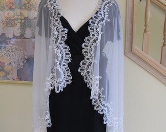 lace shawl, bridal lace shawl, shawl wedding, ivory lace shawl