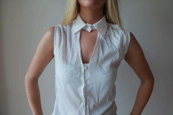 sleeveless tops with collars