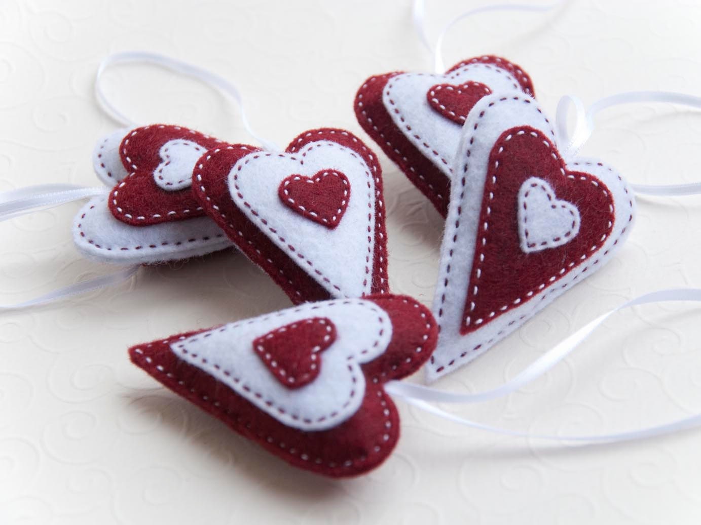 Felt heart ornaments in red and white set of 5 hearts