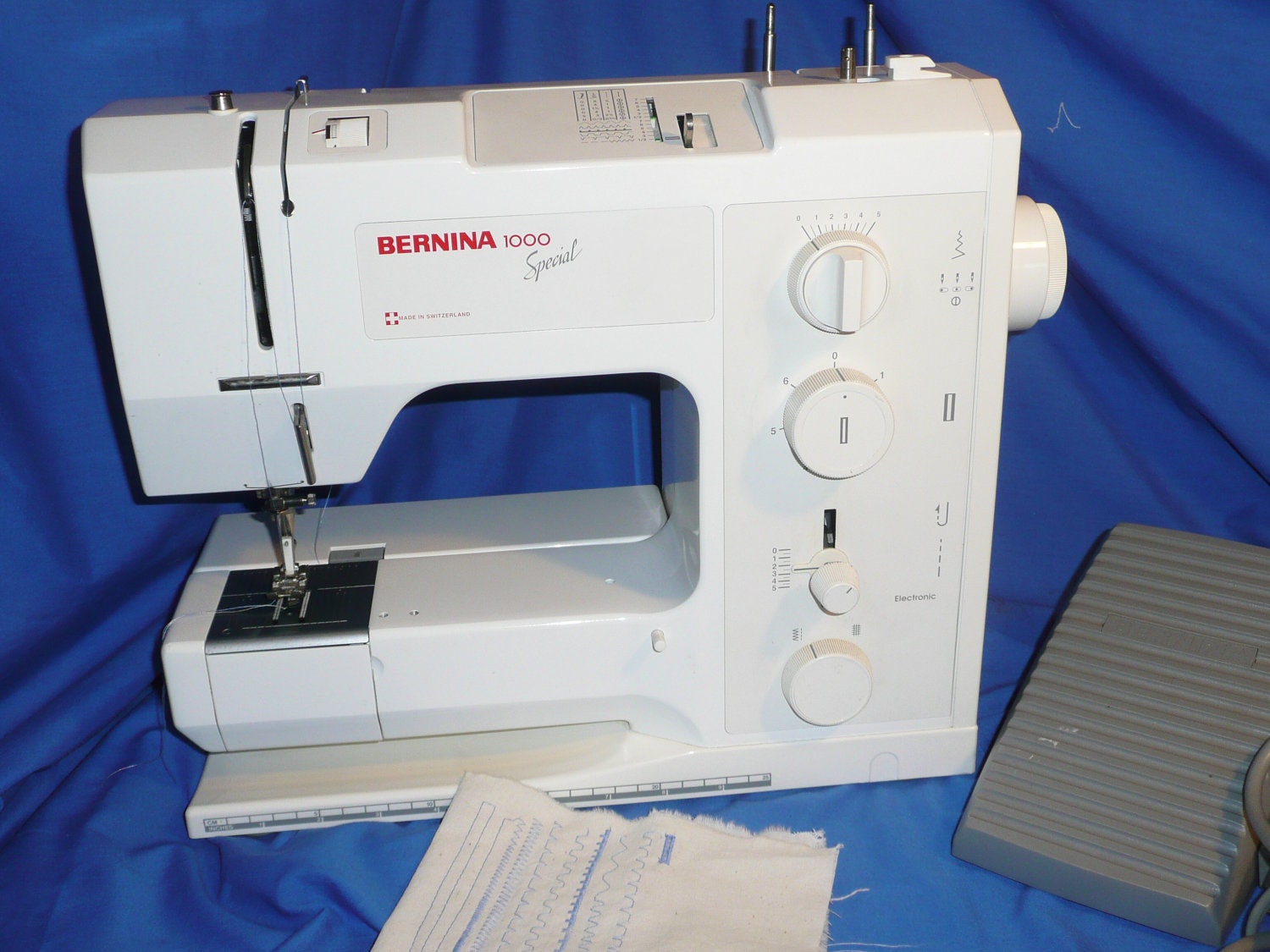 Bernina 1000 Special Sewing Machine
