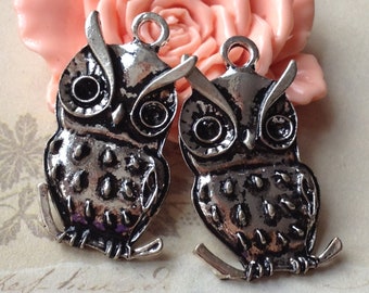 19 x 37 mm Tibetan Silver Big Owl Charm Pendants (t.s)