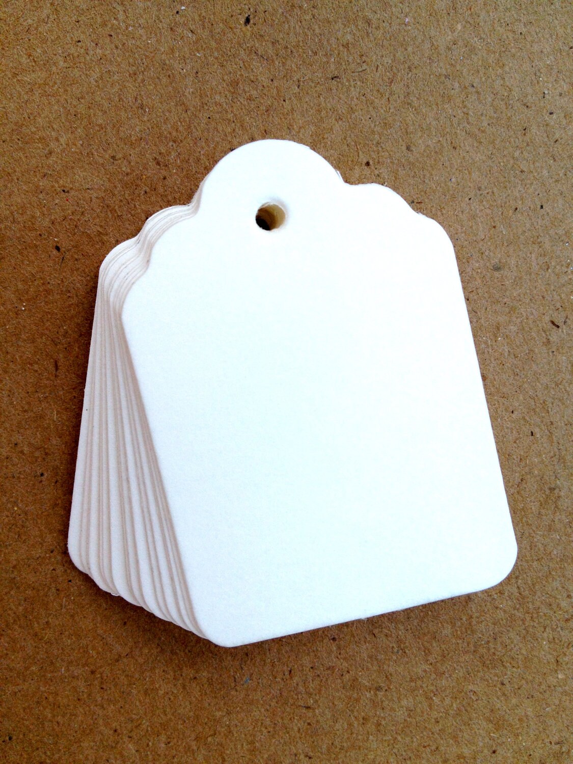100 Gift Tags Medium Cute Blank Scalloped white Paper Tag 2