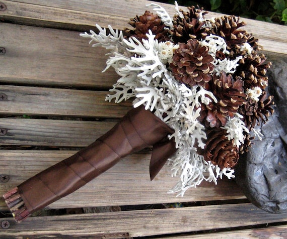 Winter Woodland Pine Cone Bridal Bouquet - Winter Wedding Bouquet - Pine cones, Pearly Everlasting & Dusty Miller