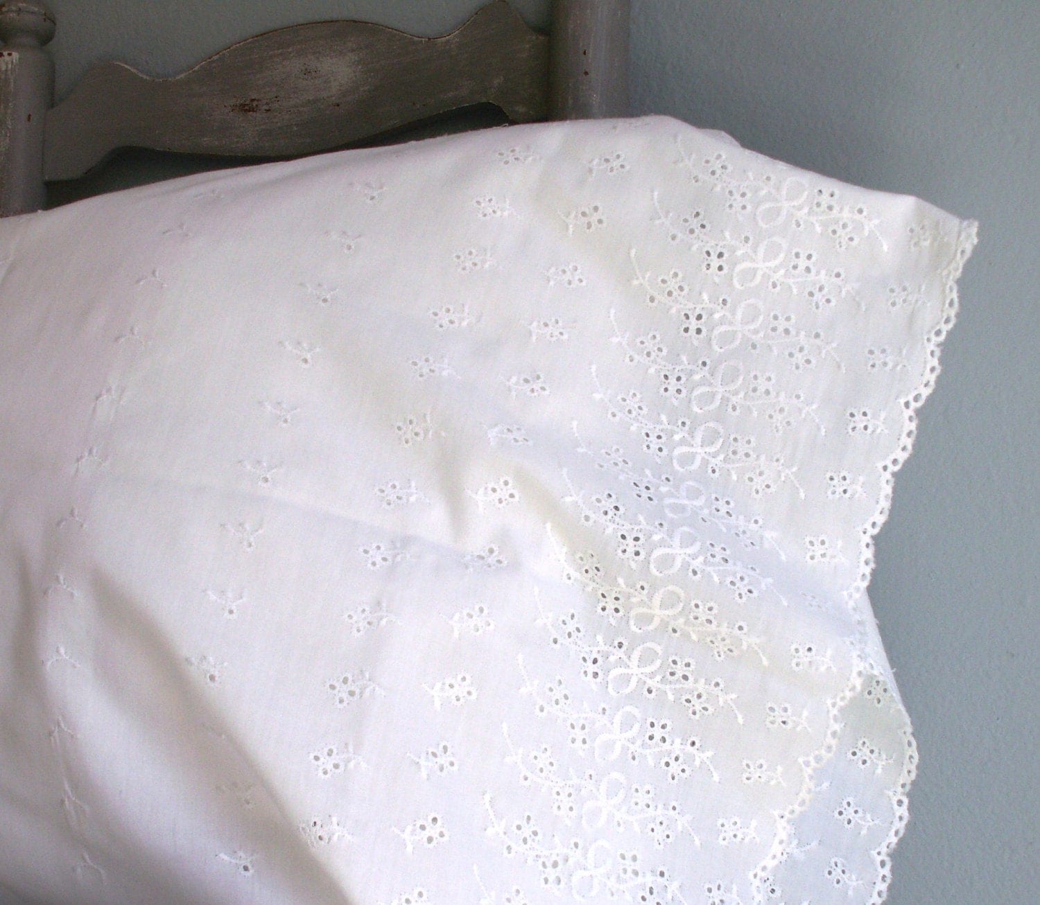 White Eyelet Lace Edged Standard/Queen Pillow Case Pair