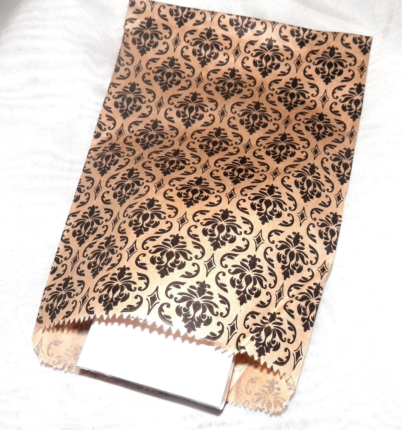 100 Pack Damask Print Merchandise Bags Paper Bags Gift Bags