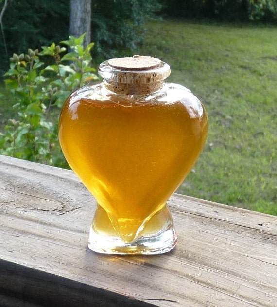 Jar of Golden Honey Antique Style Heart Jar 9oz Raw Pure