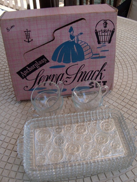 Anchor Hocking 8 piece ServaSnack set in original by ClassicCrow