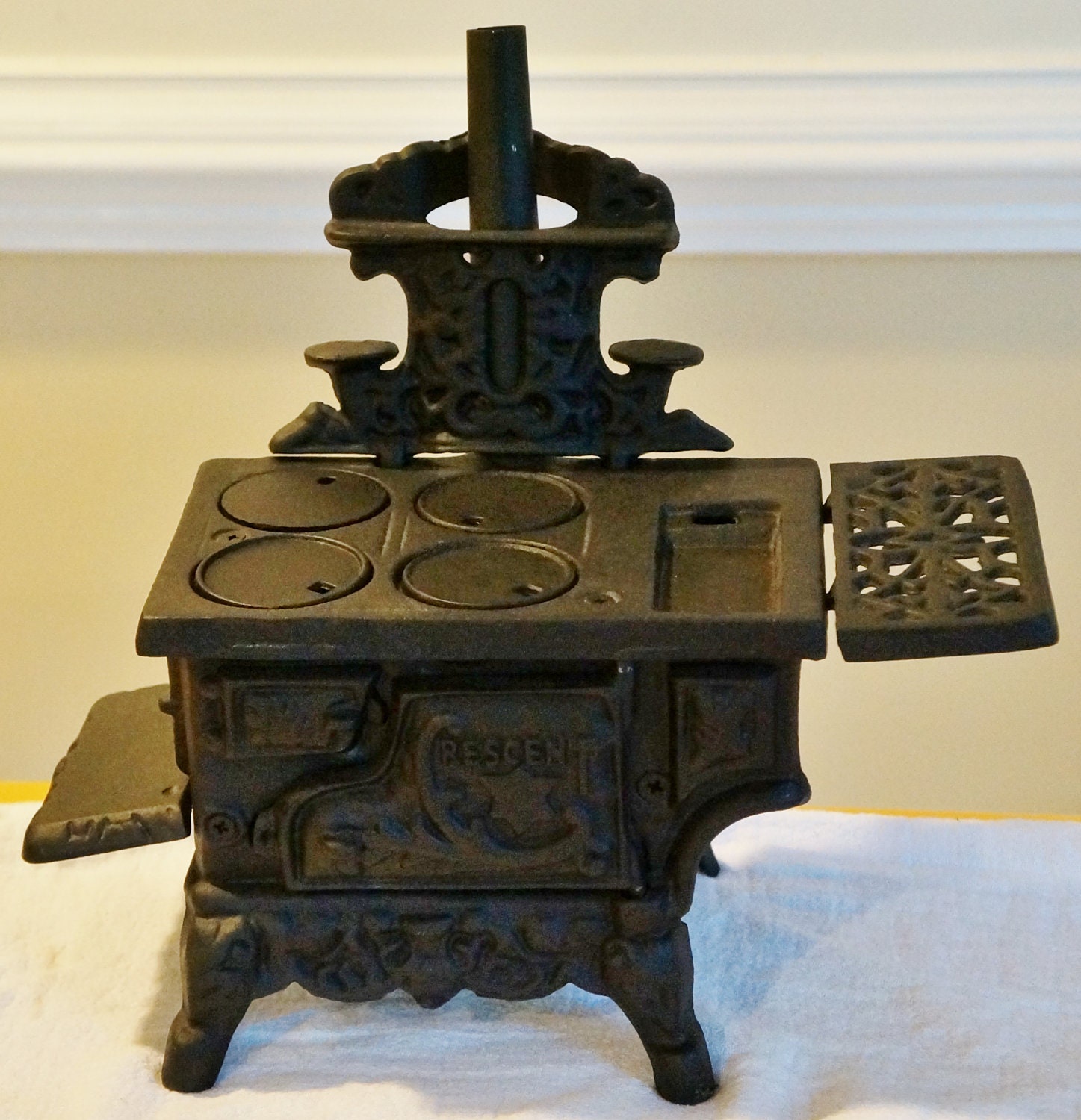 Vintage Crescent Cast Iron Stove With Pots Pans Stove Pipe