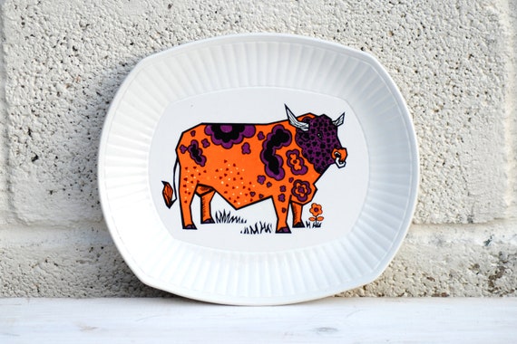 Retro Steak Plate Bright Colourful Cow Beefeater by BaraWenVintage