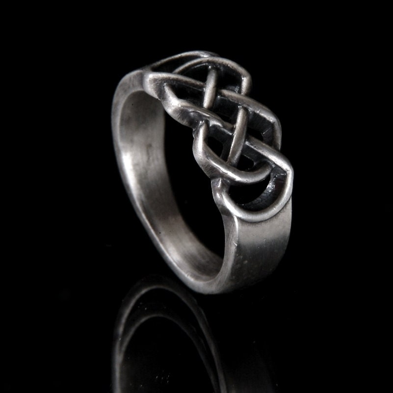 Celtic Wedding Ring With Infinity Knot Design in 14K Gold