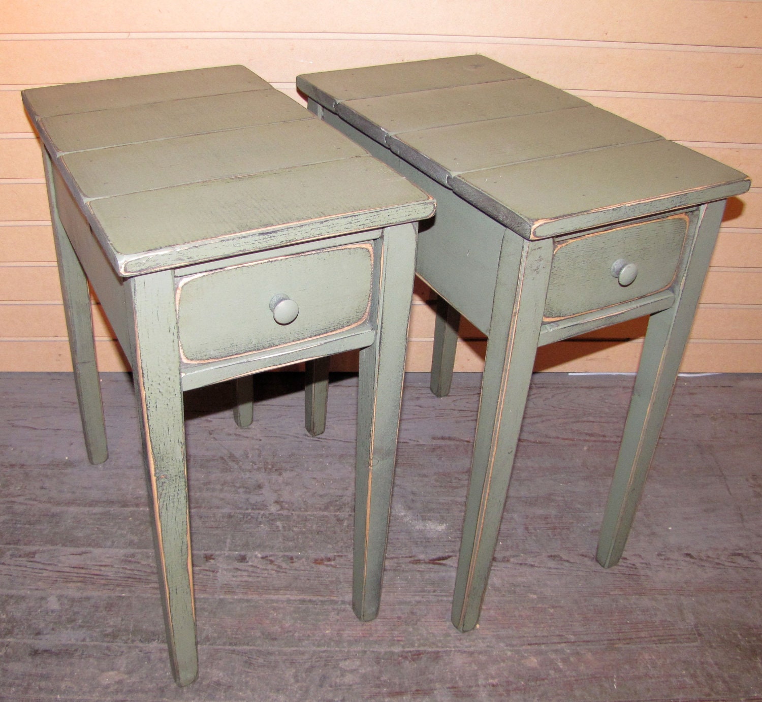 ONE Distressed Shaker End Table with Drawewr Rustic Cottage