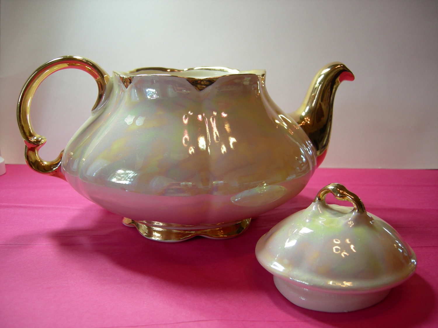 Ellgreave Teapot Iridescent Gold Trim
