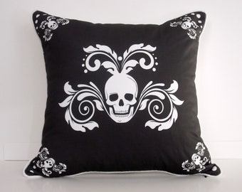 Halloween Pillow Cover With Skulls