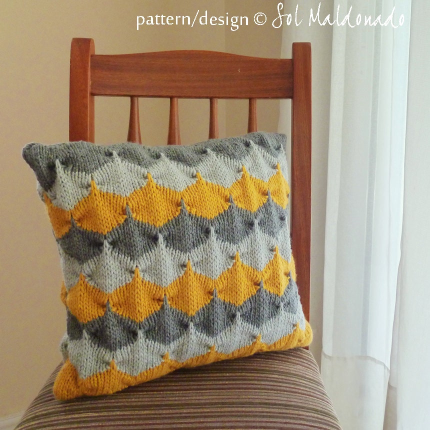 Knit decorative Pillow pattern/ tutorial PDF Geometric