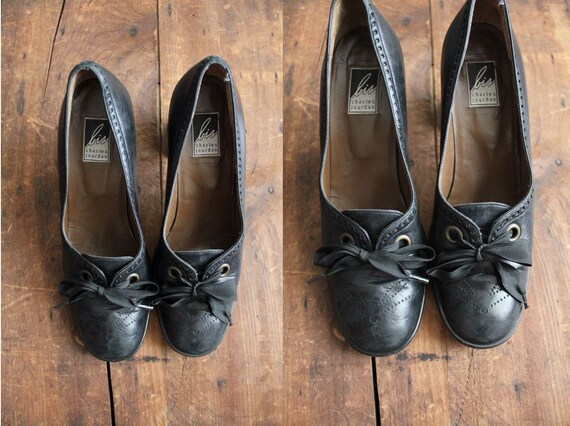 vintage black leather ribbon heels / size 8.5 by allencompany