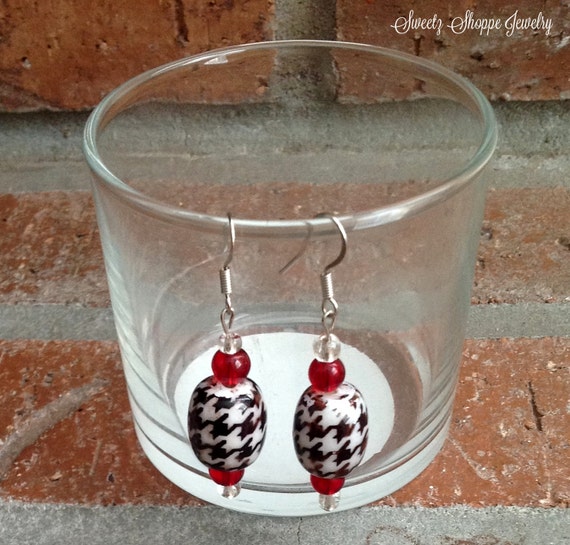 Red Accented Houndstooth Beaded Earrings | NewMamaDiaries.com