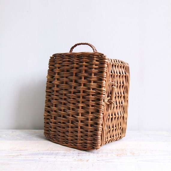 Vintage Wicker Picnic Basket