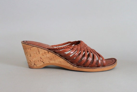 Vintage 70s Shoes / Cork Sole Wedges / 1970s Woven Leather Sandals