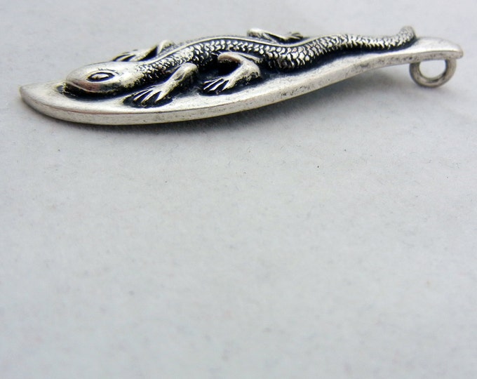 Antique Silver-tone Lizard Drop Pendant