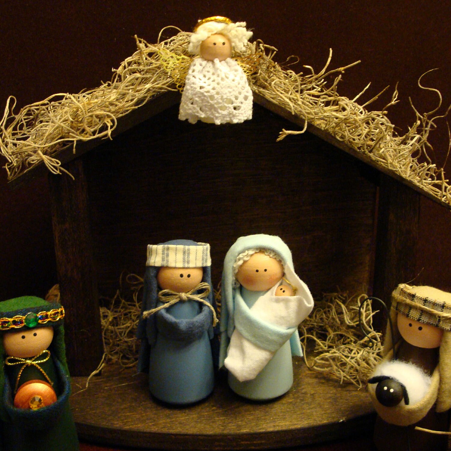 Nativity Set 11 Pieces Including Stable Nativity Sets