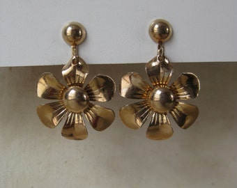 Flower Gold Dangle Earrings Screw Vintage
