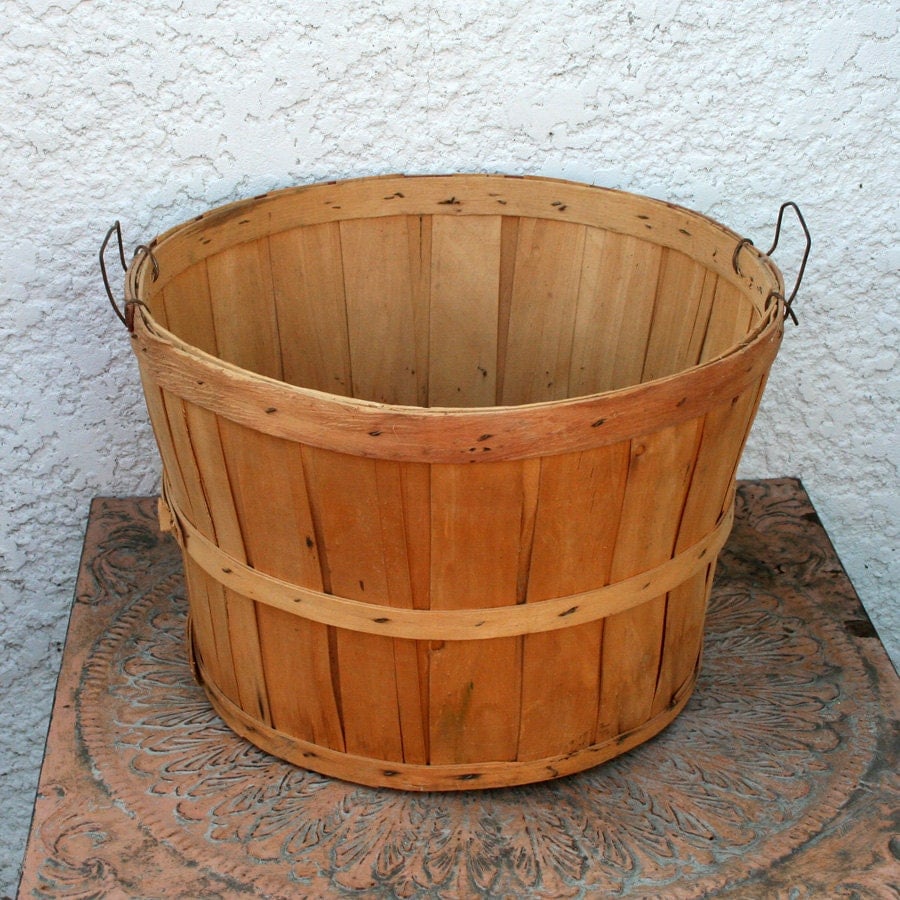 Download Rustic Wooden Bushel Basket with Lid