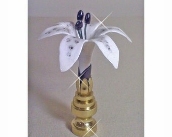 Lilly Lamp Finial Black and White
